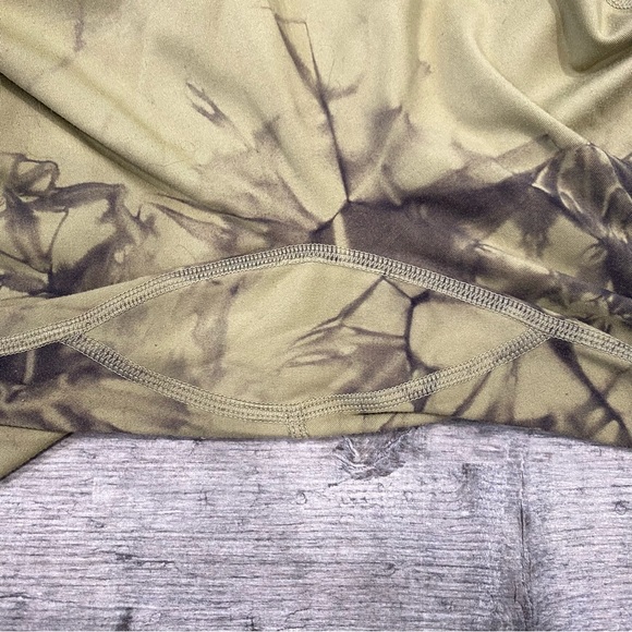 SOLD | Cactus Green Alphalete Alphalux Force Leggings - Picture 5 of 11